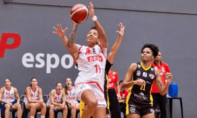 Jogadoras do SESI Araraquara e do Mesquita pela LBF