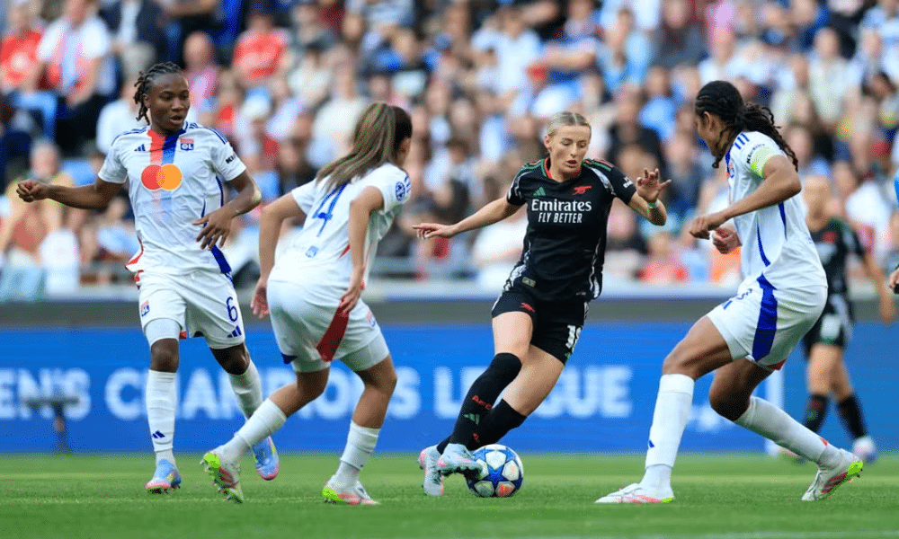 Jogadoras do Arsenal e do Lyon pela Champions League