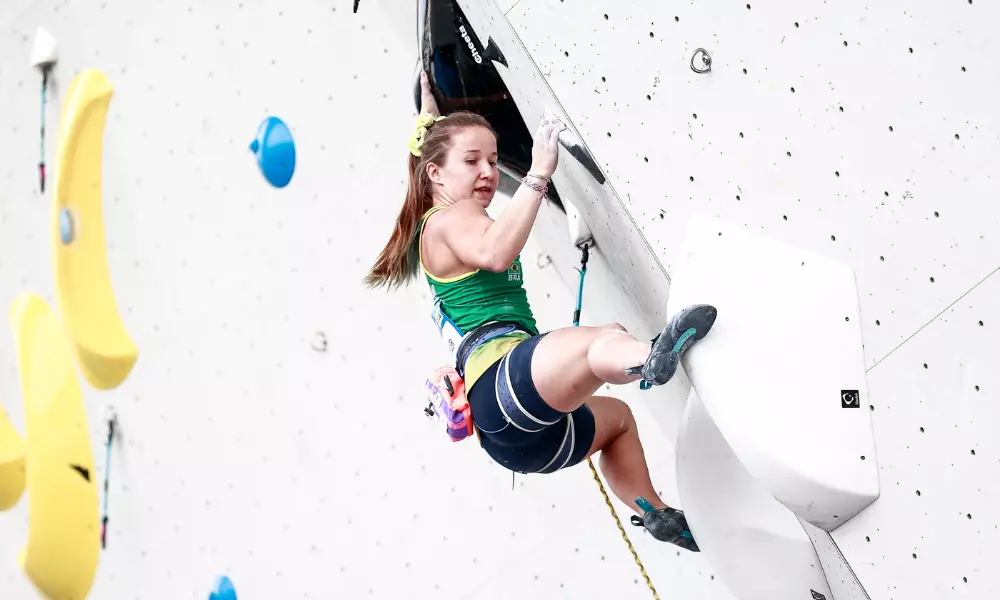Anja Köhler vai disputar a prova guiada em etapa da Copa do Mundo de escalada na China