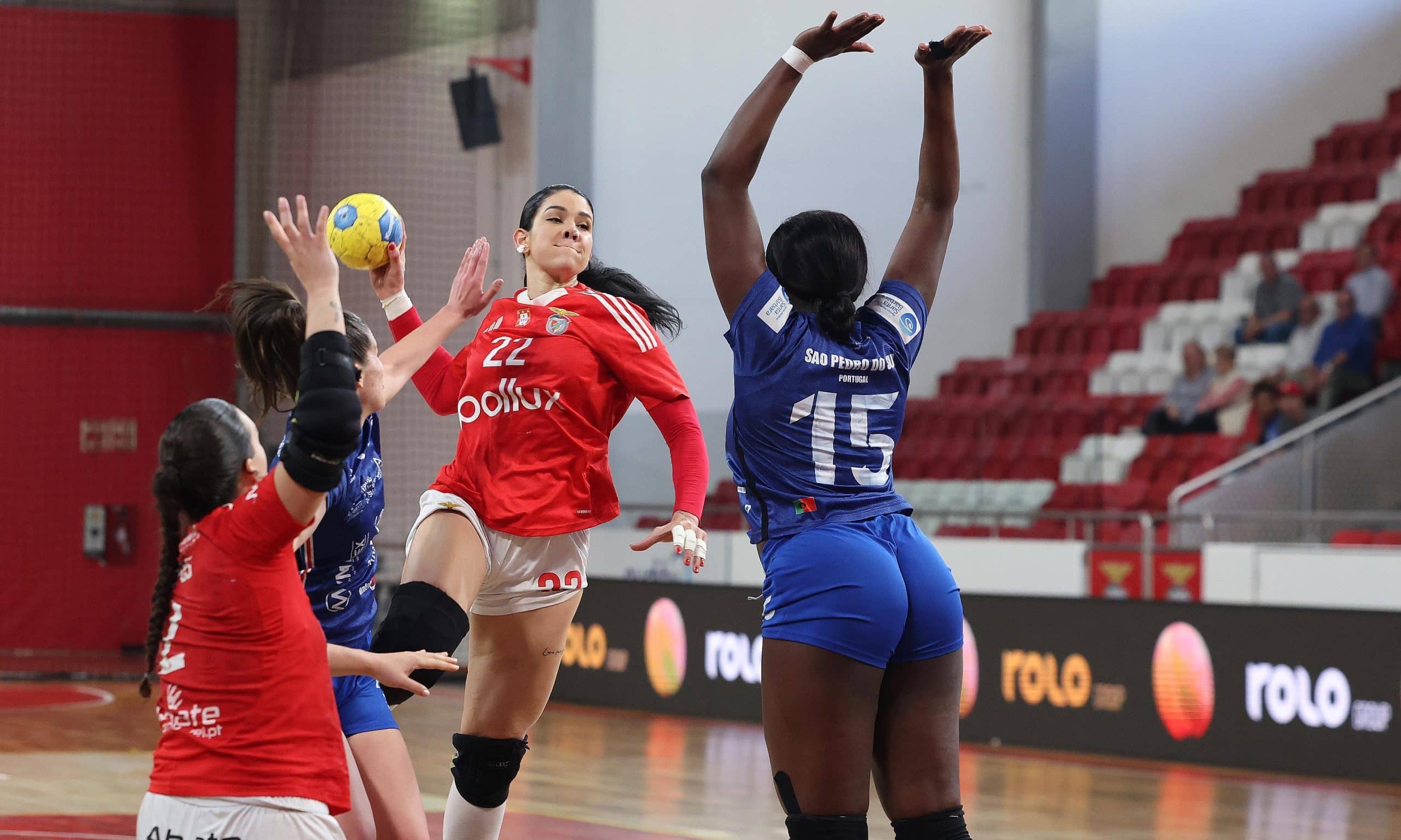 Samara, Ana Cláudia e Duda campeãs no handebol de Portugal