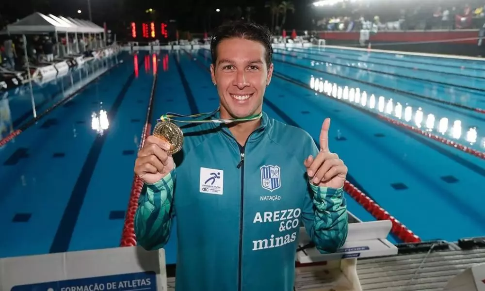 Brandonn Almeida quebra recorde do campeonato brasileiro de inverno nos 400 m medley masculino