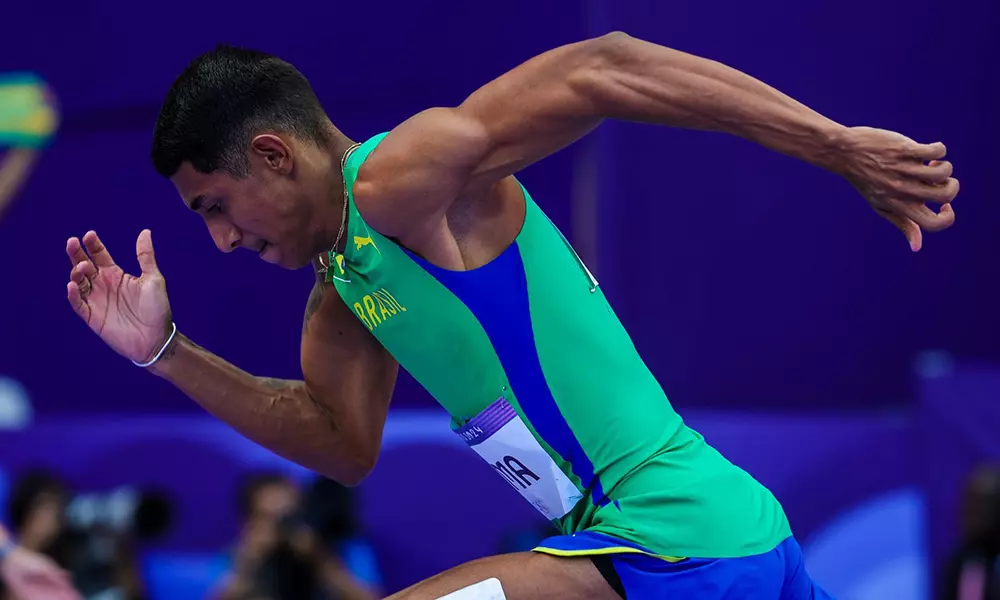 Na imagem, Matheus Lima, que voltou à pista na China por vaga do Brasil no Mundial de Tóquio.
