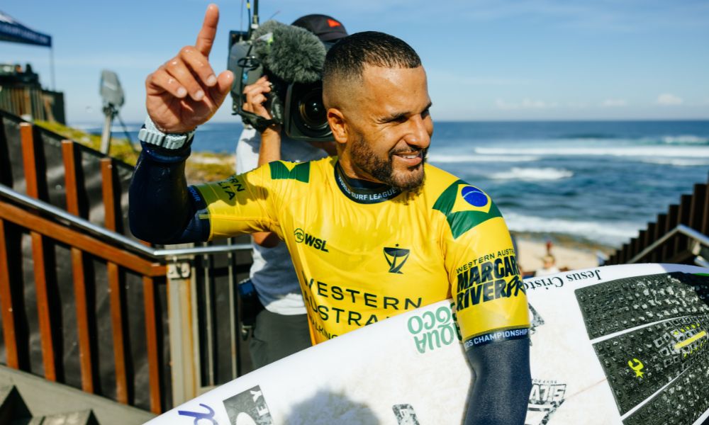 Dono da lycra amarela, Ítalo Ferreira cumpriu seu favoritismo e venceu sua bateria em Margaret River (Cait MIers/WSL)