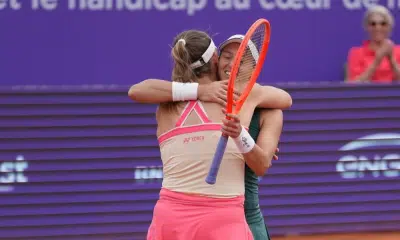 Luisa Stefani e Timea Babos vencem estreia da chave de duplas em Roland Garros