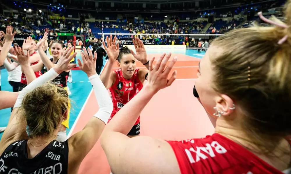 Gabi Guimarães comemora vitória do Conegliano na Champions League de vôlei feminino
