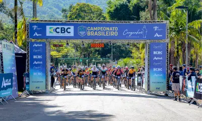 Ciclistas durante o Campeonato Brasileiro de mountain bike de Congonhas, na categoria XCO