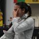Isabela Carvalho se emocionou ao chegar na semifinal do sabre feminino, resultado que garantiu a ela a medalha de bronze