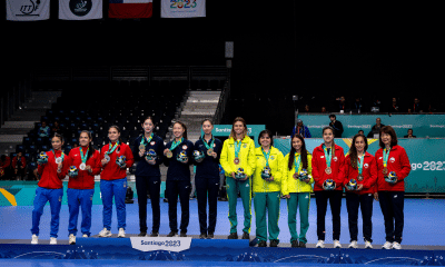 Bruna Alexandre junto da equipe brasileira no pódio dos Jogos Pan-Americanos. Atleta está em litígio com a CBTM