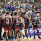 Jogadores do Franca perto da torcida no duelo contra o Flamengo pelo NBB