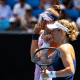 Bia Haddad em ação ao lado de Laura Siegemund