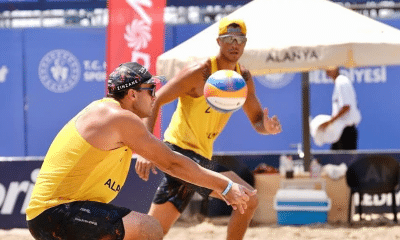 George e Sayman em partida do Challenge de Alanya de vôlei de praia