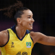 Gabi Guimarães comemora ponto em jogo da seleção brasileira de vôlei. Ponteira jogará na segunda semana da VNL 2025, onde assistir, república dominicana