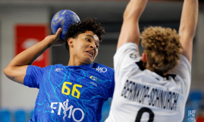 Brasil em ação contra a Áustria no Mundial Sub-21 de Handebol masculino