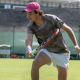 João Fosneca ataca bola com backhand em quadra do ATP 500 de Halle