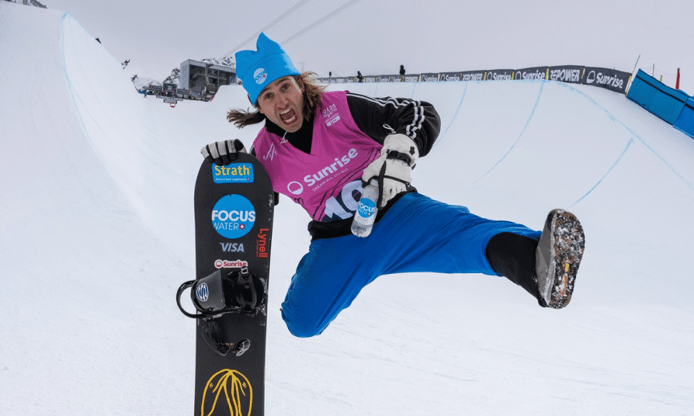 Pat Burgener irá representar o Brasil no Snowboard em busca dos Jogos Olímpicos de Inverno Milão-Cortina 2026