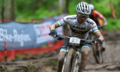 Ulan Galinski em prova da Copa do Mundo de ciclismo mountain bike