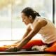 5 alongamentos para aquecer o corpo antes de treinar no inverno