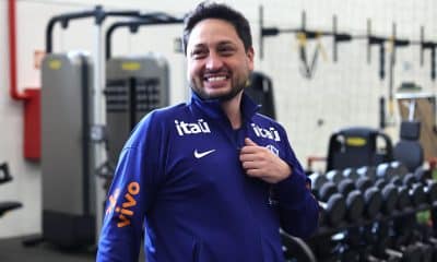 Arthur Elias - Técnico da Seleção Brasileira Principal em integração com as treinadoras da base do Brasil - CBF