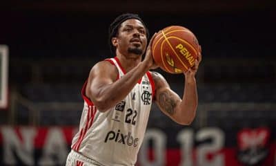 Shaquille Johnson renova seu contrato com o Flamengo por mais uma temproada (Paula Reis/CRF)