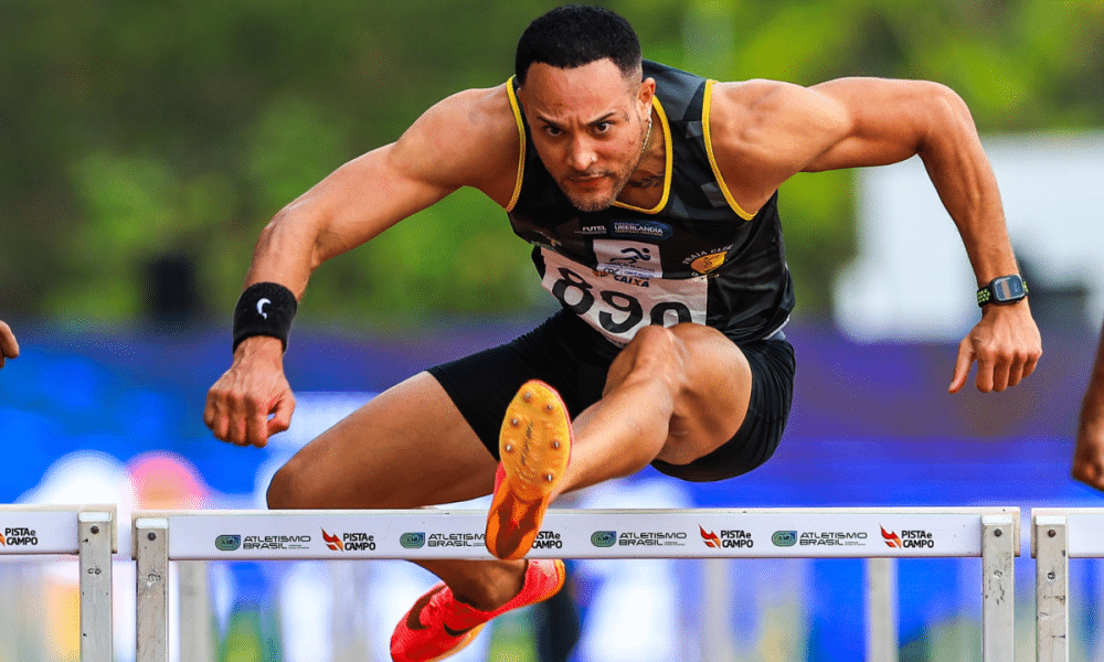Eduardo Rodrigues compete nos 110m com barreiras em Barcelona
