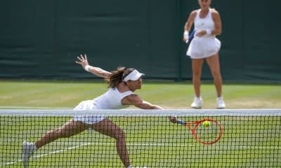 Luisa Stefani Timea Babos tênis duplas quarta de final duplas femininas Wimbledon