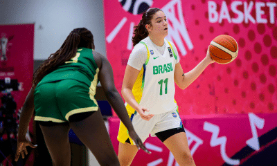 Manu Alves no jogo entre Brasil e Austrália na Copa do Mundo Sub-19 de basquete feminino