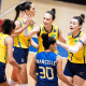 Jogadoras do Brasil comemoram ponto contra o Japão na VNL