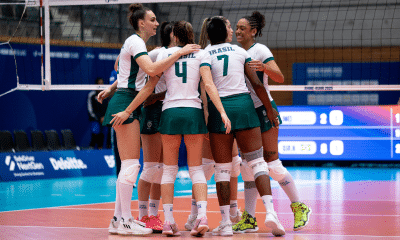 Universíade - jogadoras do brasil comemoram ponto no vôlei feminino