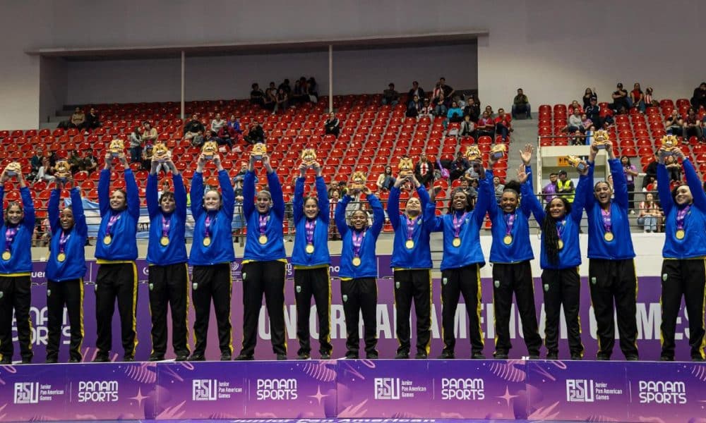 Brasil comemora a conquista da medalha de ouro nos Jogos Pan-Americanos Júnior no handebol feminino