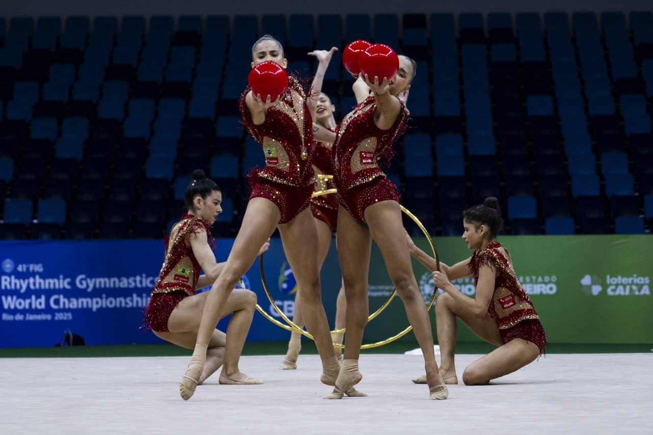 Conjunto do Brasil durante o treino de pódio na série mista