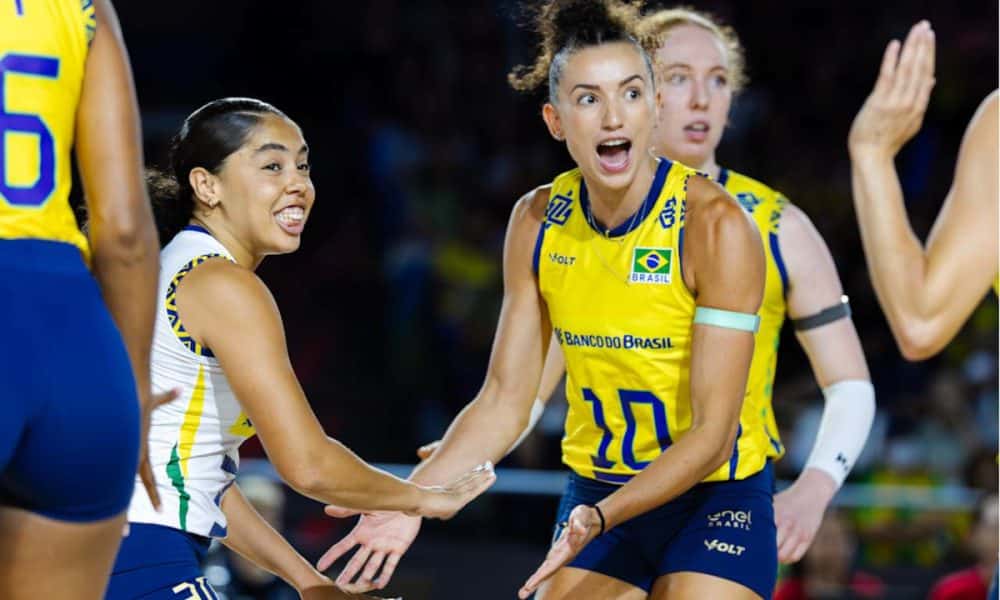 Gabi e Brasileiras na vitória de virada do Brasil diante da França pelo Campeonato Mundial por 3 a 2