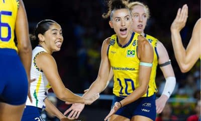 Gabi e Brasileiras na vitória de virada do Brasil diante da França pelo Campeonato Mundial por 3 a 2