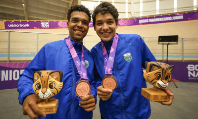 Luan Rodrigues e Pedro Freitas com o bronze do madison ciclismo de pista