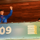 Matheus Brandt comemora medalha de prata na cerimônia das medalhas na Casa do Time Brasil