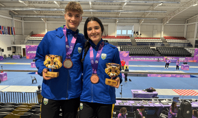 Matheus Brandt e Livia Burberry comemoram medalhas na esgrima nos Jogos Pan-Americanos Júnior em Assunção-2025
