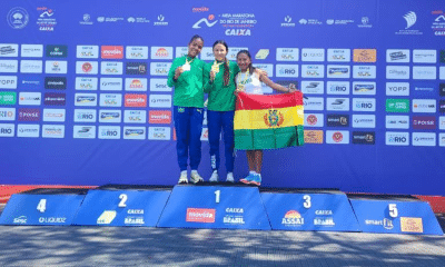 Nubia de Oliveira no top do pódio da meia maratona no Sul-Americano de Corridas de Rua