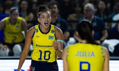 Resumo e resultados dos jogos deste domingo no Mundial de vôlei feminino - Na foto, Gabi vira com Julia Kudiess