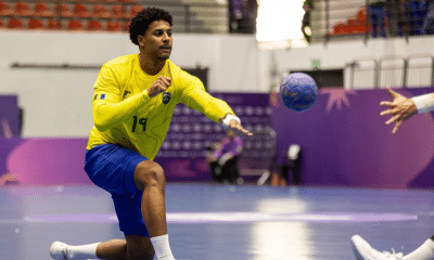 Mikael. da seleção brasileira junior de handebol