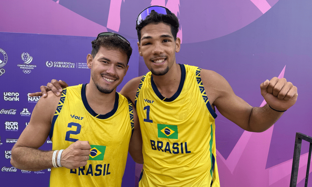 Isac e Jonathan após vitória no vôlei de praia nos Jogos Pan-Americanos Júnior Assunção-2025