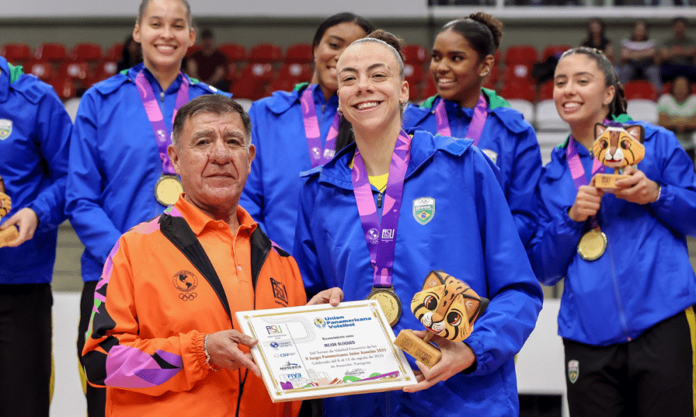 Juju Gandra recebe prêmio individual após ganhar o ouro no vôlei feminino nos Jogos Pan-Americanos Júnior Assunção-2025