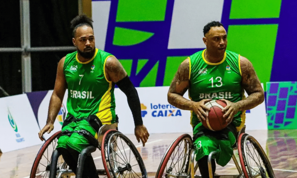 Cristiano Clemente em ação pela seleção brasileira de basquete em cadeira de rodas