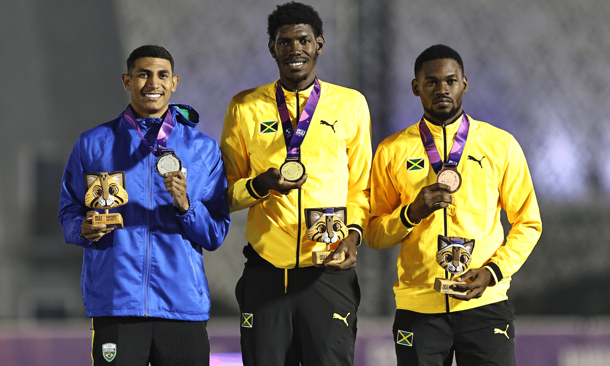 Pódio dos 400m com barreira nos Jogos Pan-Americanos Júnior Assunção-2025: Tyreece Hyman, ouro; Matheus Lima, prata; Romario Stewart, bronze