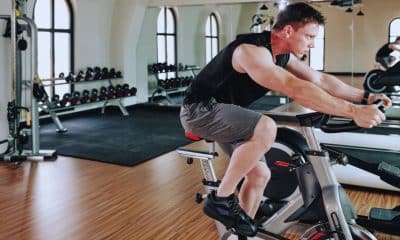 Como montar um treino semanal equilibrado entre força e cardio