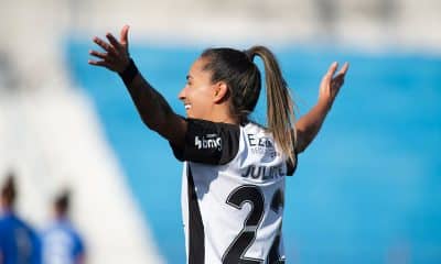 Na imagem, Juliete comemorando um dos gols do Corinthians no Paulistão Feminino.