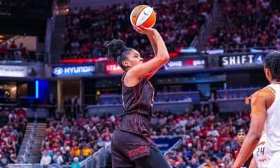 Damiris Dantas em ação pelo Indiana Fever na WNBA