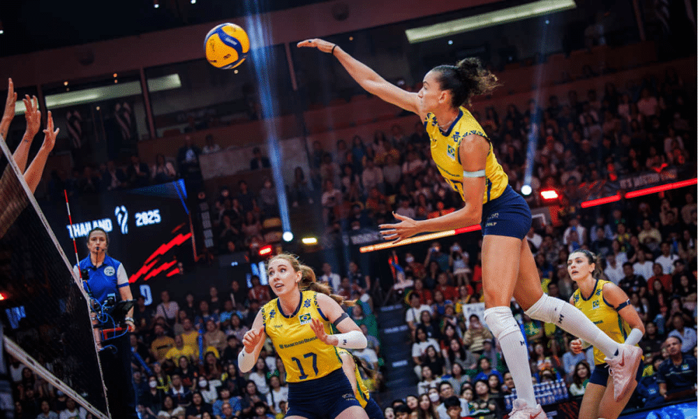Gabi no jogo entre Brasil e Itália na semifinal do Mundial de vôlei feminino 2025
