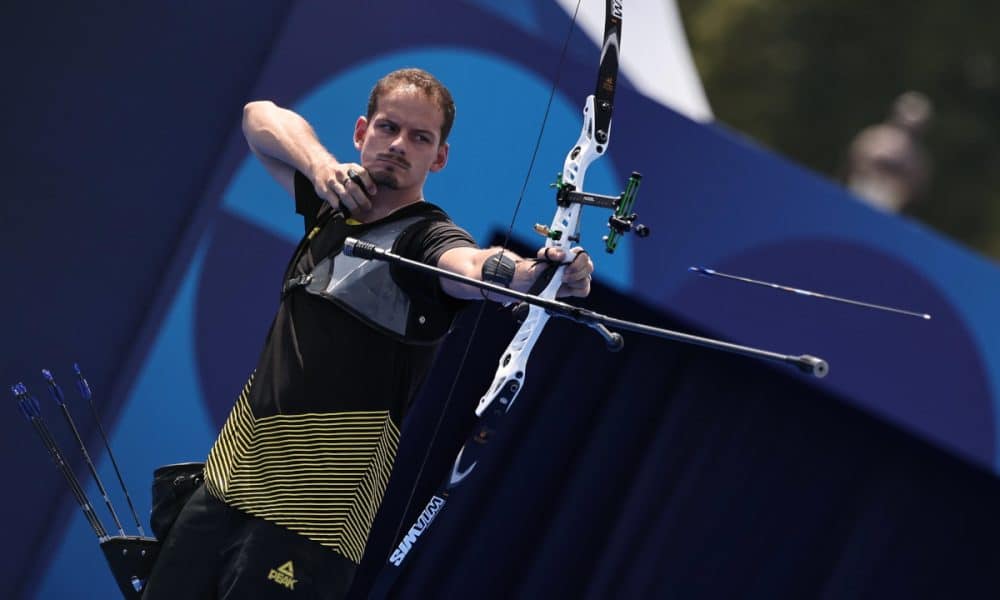 Marcus D'Almeida na briga pelo título do Campeonato Mundial 2025 do tiro com arco (Foto: Miriam Jeske/COB)