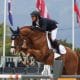 Na imagem, Marlon Zanotelli saltando em seu cavalo, Falko Ste Hermelle, um dos obstáculos.