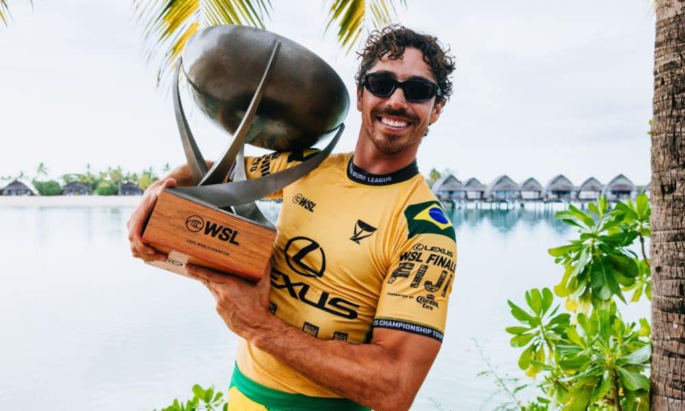 Yago Dora se tornou o quinto brasileiro campeão mundial de surfe