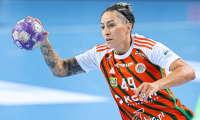 Paty Matieli em jogo do Zagleibe Lubin na Superliga Polonesa de Handebol
